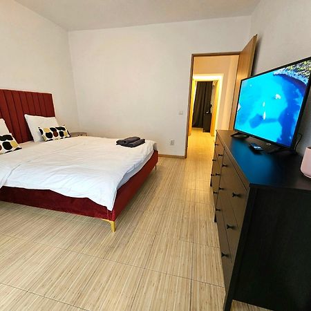 Color Apartments Corneliu Coposu No3 Бухарест Экстерьер фото
