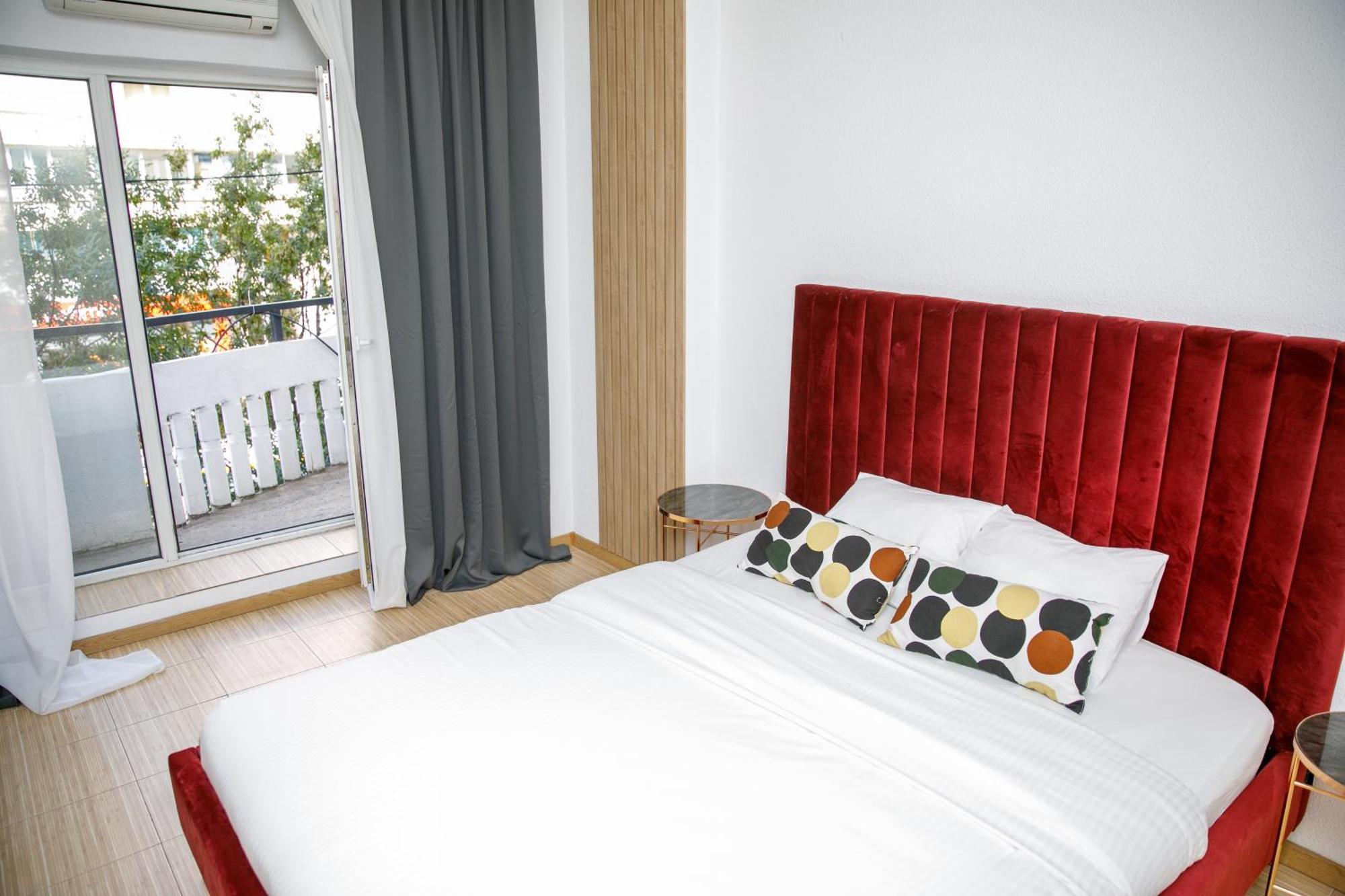 Color Apartments Corneliu Coposu No3 Бухарест Экстерьер фото