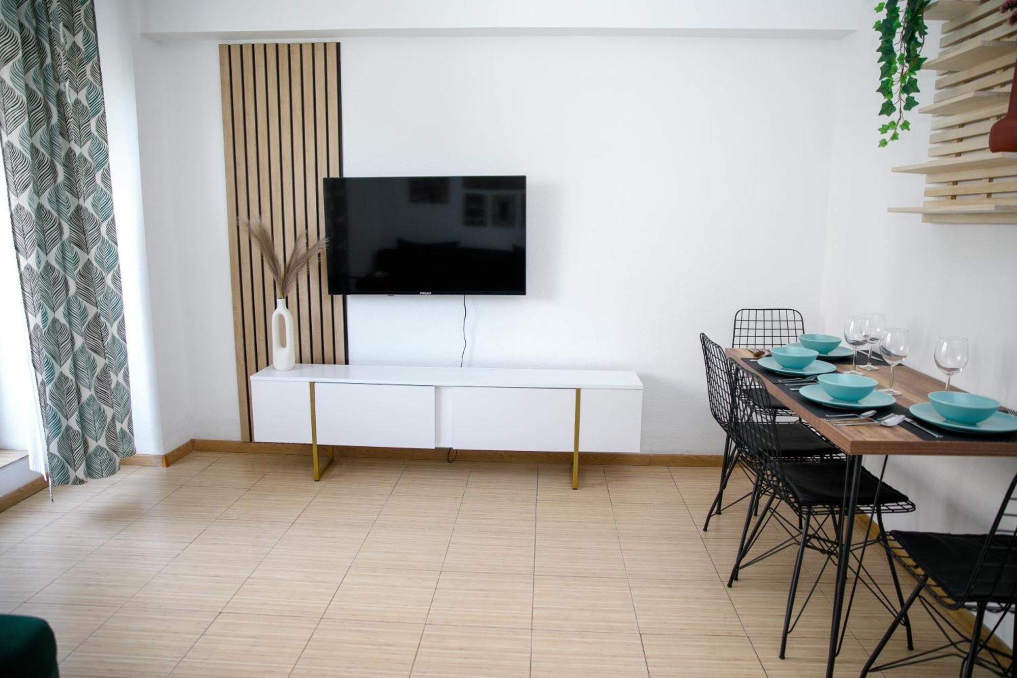 Color Apartments Corneliu Coposu No3 Бухарест Экстерьер фото