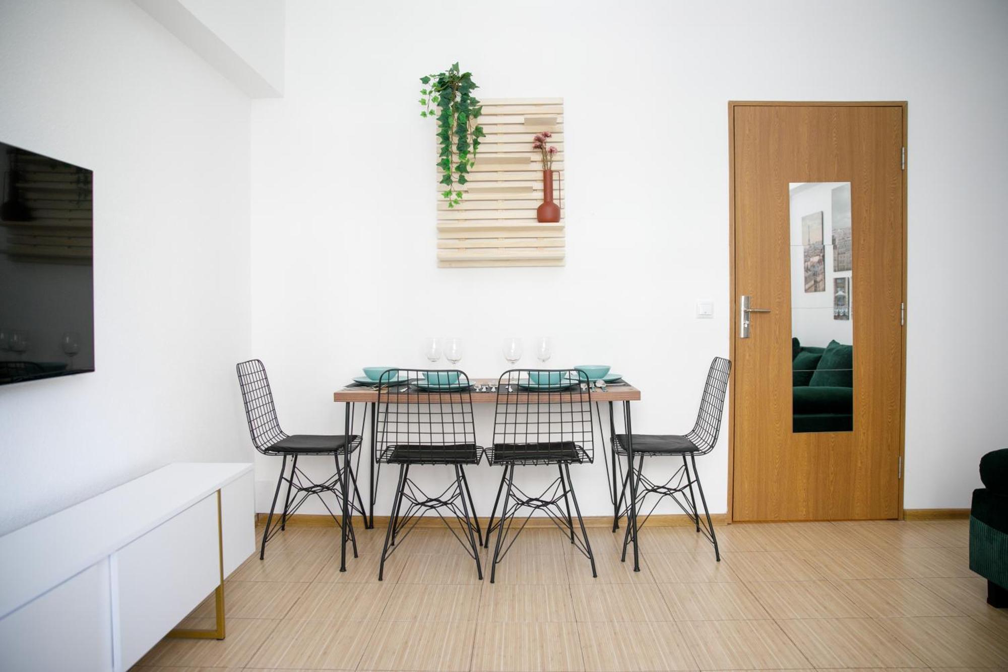 Color Apartments Corneliu Coposu No3 Бухарест Экстерьер фото