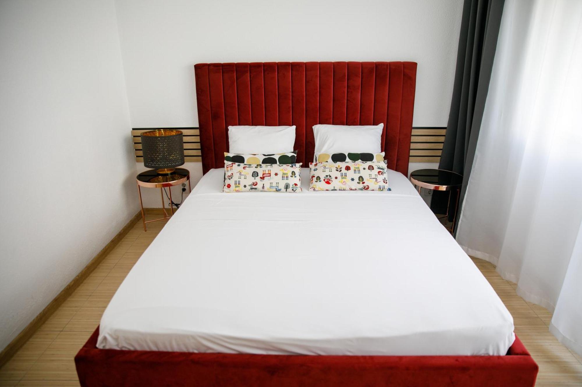 Color Apartments Corneliu Coposu No3 Бухарест Экстерьер фото