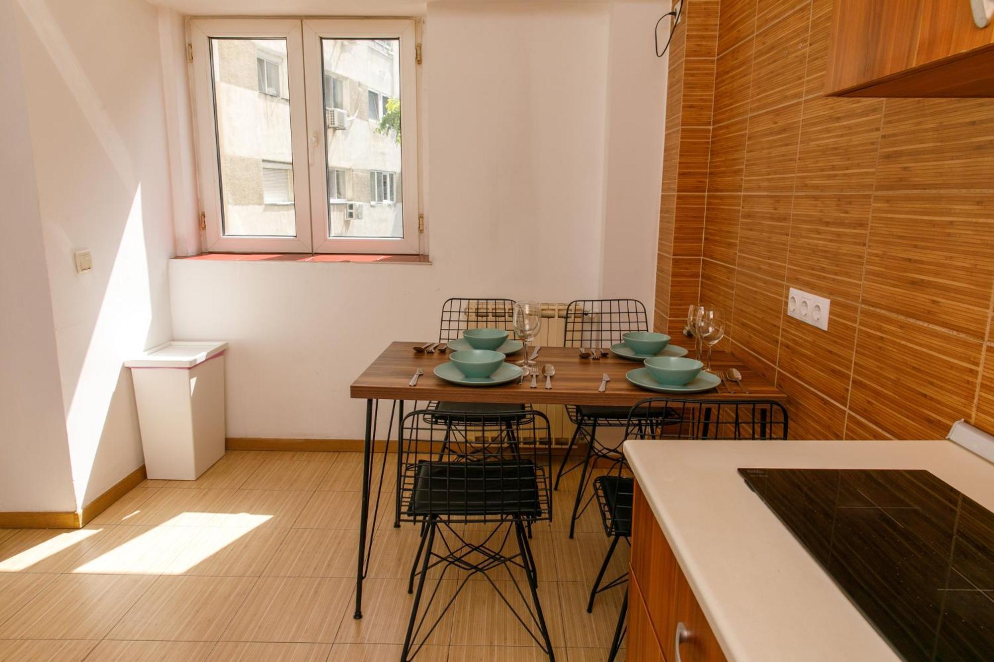 Color Apartments Corneliu Coposu No3 Бухарест Экстерьер фото